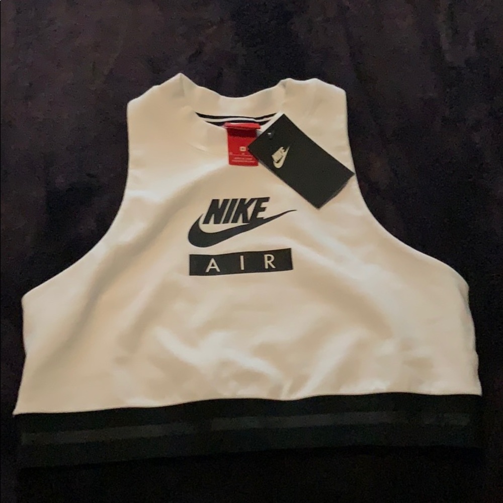 Sports crop top